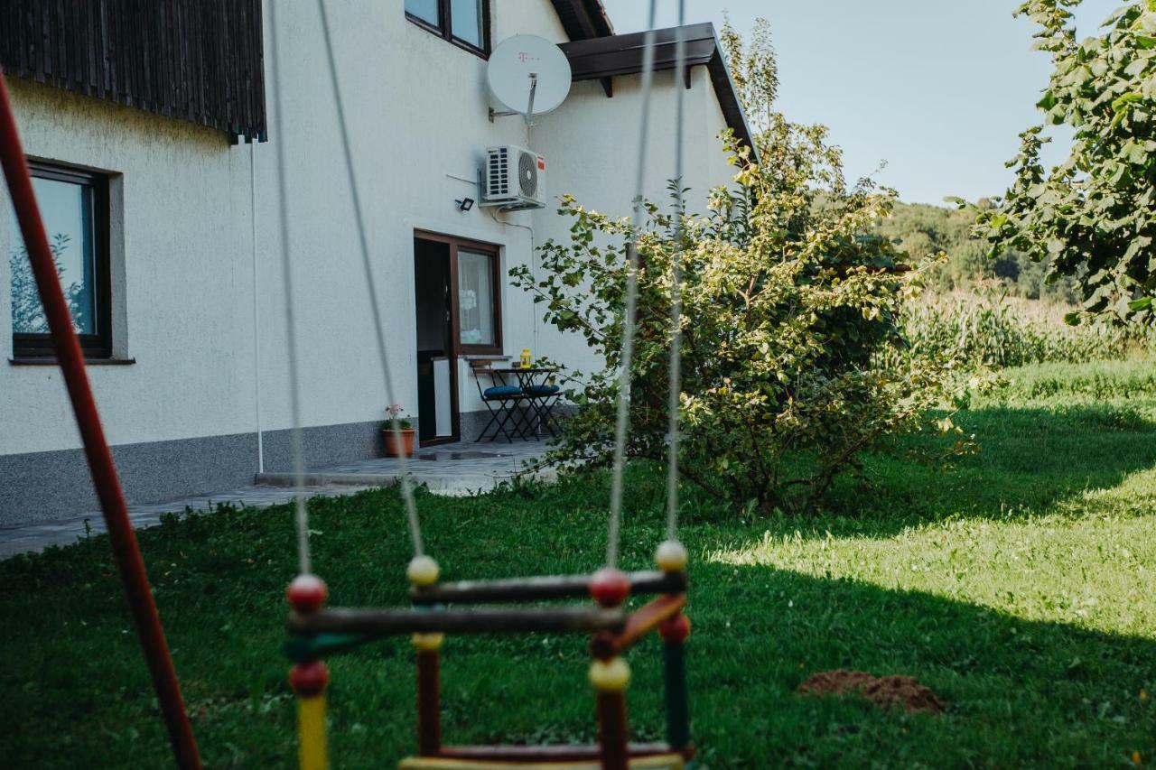Apartman Vejama Josipdol Exteriér fotografie