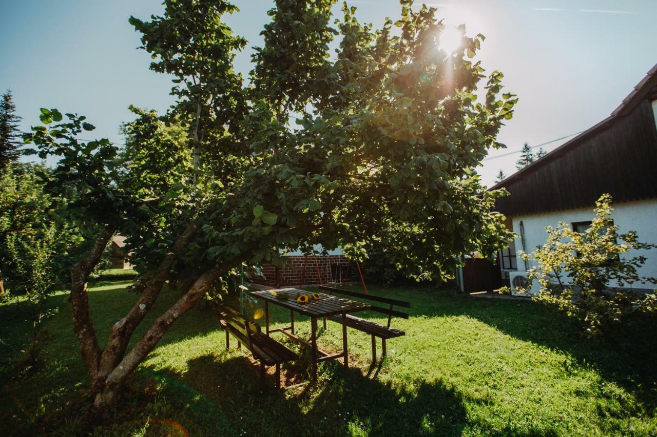 Apartman Vejama Josipdol Exteriér fotografie